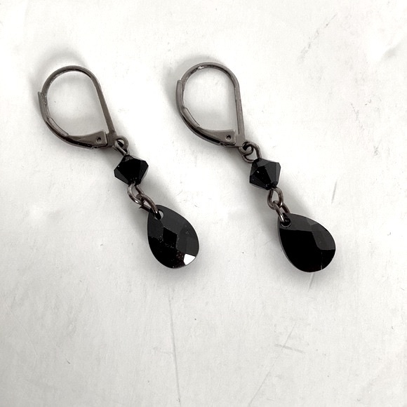 Carolina Herrera Teardrop Pendant Necklace And 1928 Teardrop Dangle Earrings EUC - Picture 2 of 16